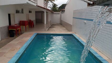 Excelente casa com 13 suítes com ar, perto da praia do axé moi