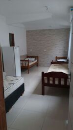 Excelente casa com 13 suítes com ar, perto da praia do axé moi