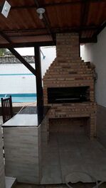 Excelente casa com 13 suítes com ar, perto da praia do axé moi