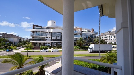 Casa Branca Jurerê Internacional!