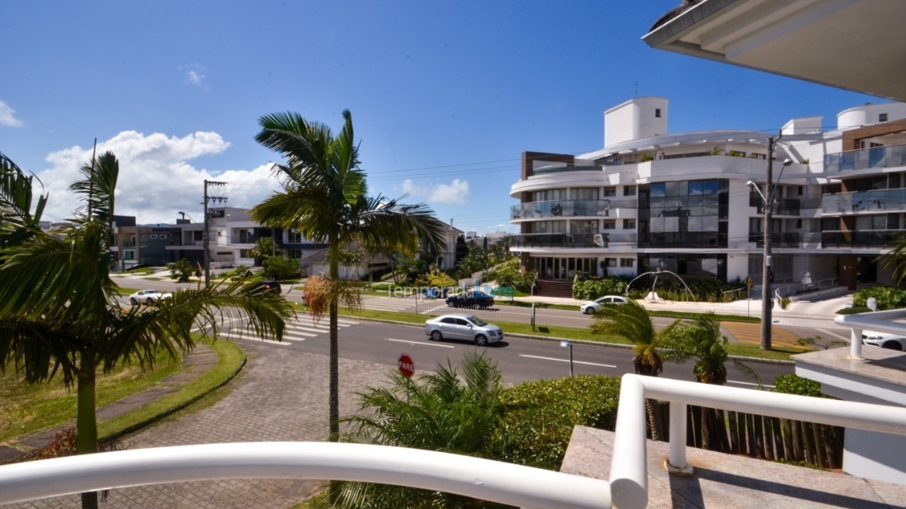 Casa para aluguel de temporada em Florianopolis (Jurerê Internacional)