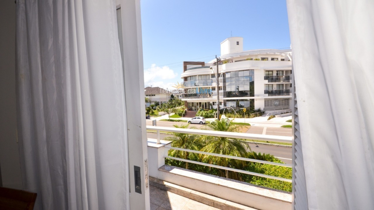 Casa para aluguel de temporada em Florianopolis (Jurerê Internacional)