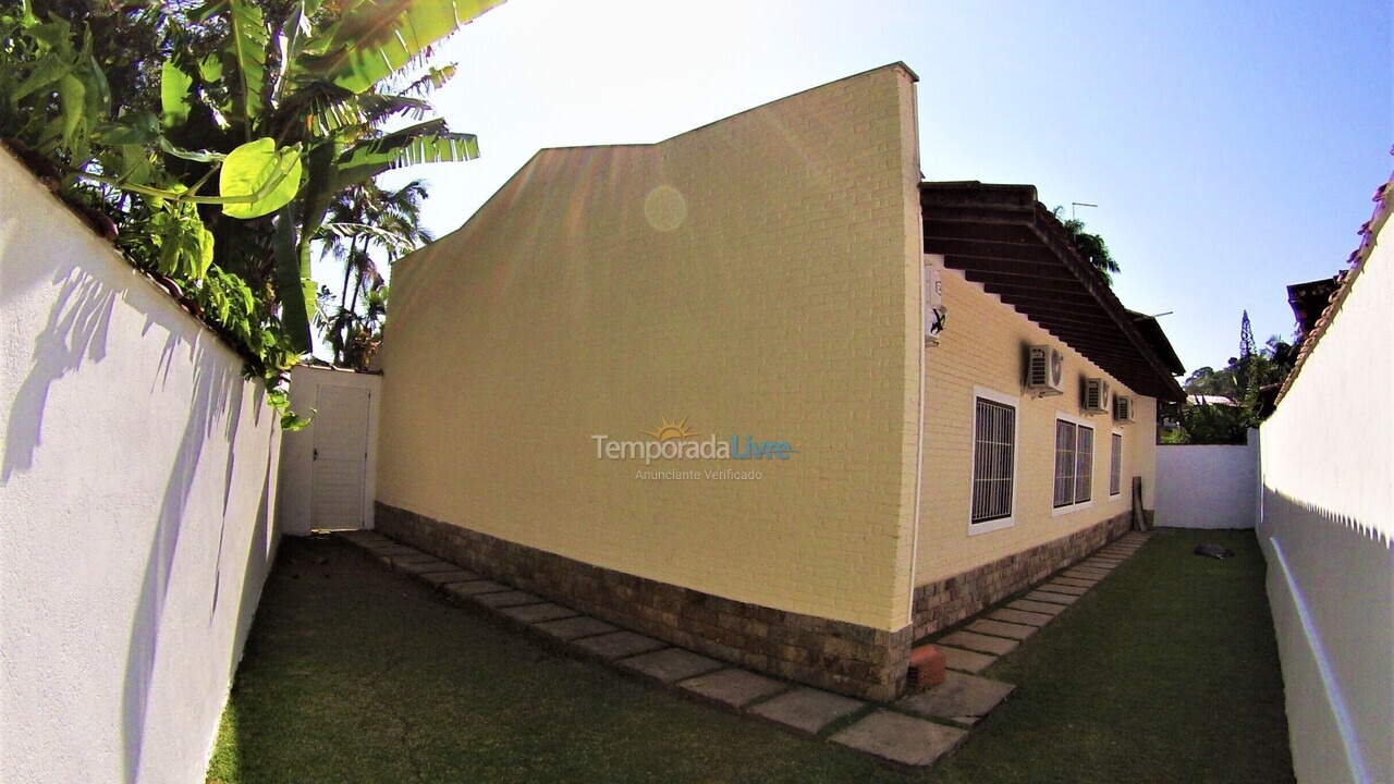 Casa para alquiler de vacaciones em Ubatuba (Praia do Tenório)