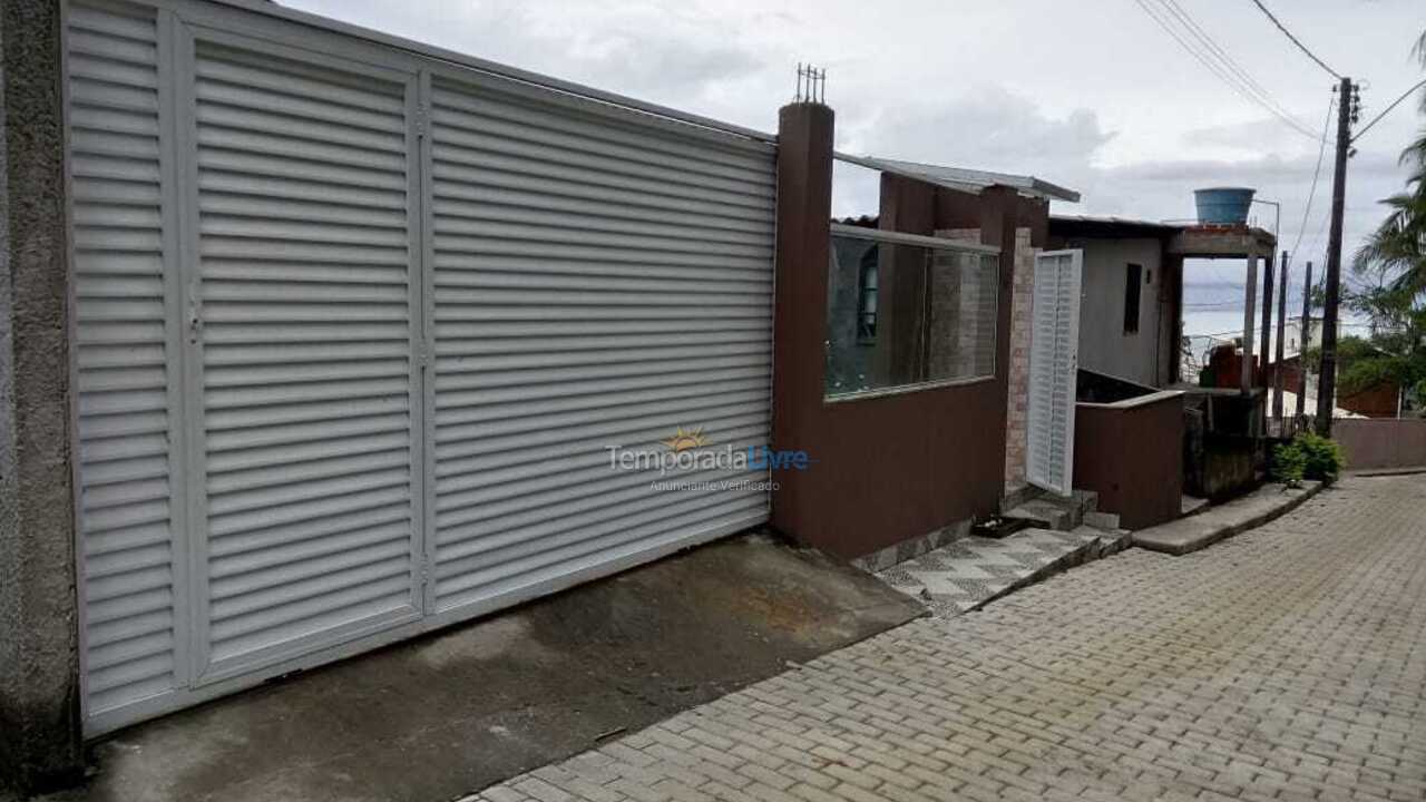 Casa para aluguel de temporada em Anchieta (Praia de Santa Helena)