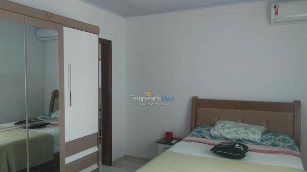 Casa para aluguel de temporada em Itapema (Centro)