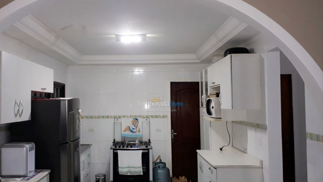 Casa para aluguel de temporada em Guarujá (Enseada)