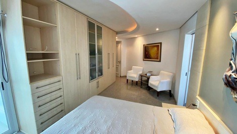 Ed. Royal Garden: 3 suites / sea front / barbecue