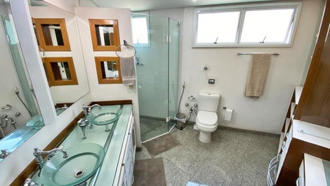 Ed. Royal Garden: 3 suites / sea front / barbecue