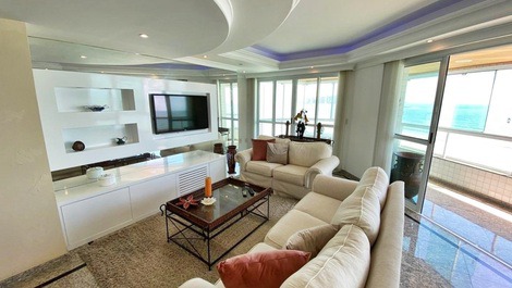 Ed. Royal Garden: 3 suites / sea front / barbecue