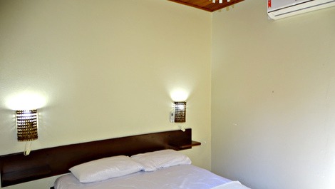 ÓTIMA CASA NA PRAIA DA CONCEIÇÃO EM BOMBINHAS, PARA 14 PESSOAS, SENDO: