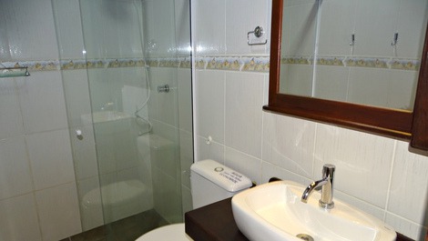 ÓTIMA CASA NA PRAIA DA CONCEIÇÃO EM BOMBINHAS, PARA 14 PESSOAS, SENDO: