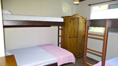 ÓTIMA CASA NA PRAIA DA CONCEIÇÃO EM BOMBINHAS, PARA 14 PESSOAS, SENDO: