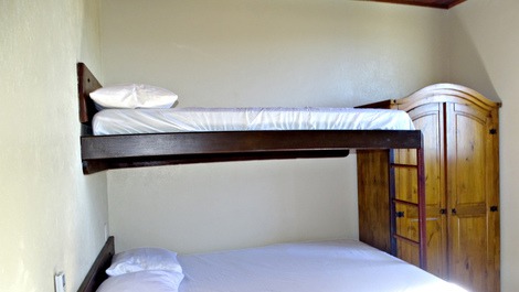 ÓTIMA CASA NA PRAIA DA CONCEIÇÃO EM BOMBINHAS, PARA 14 PESSOAS, SENDO: