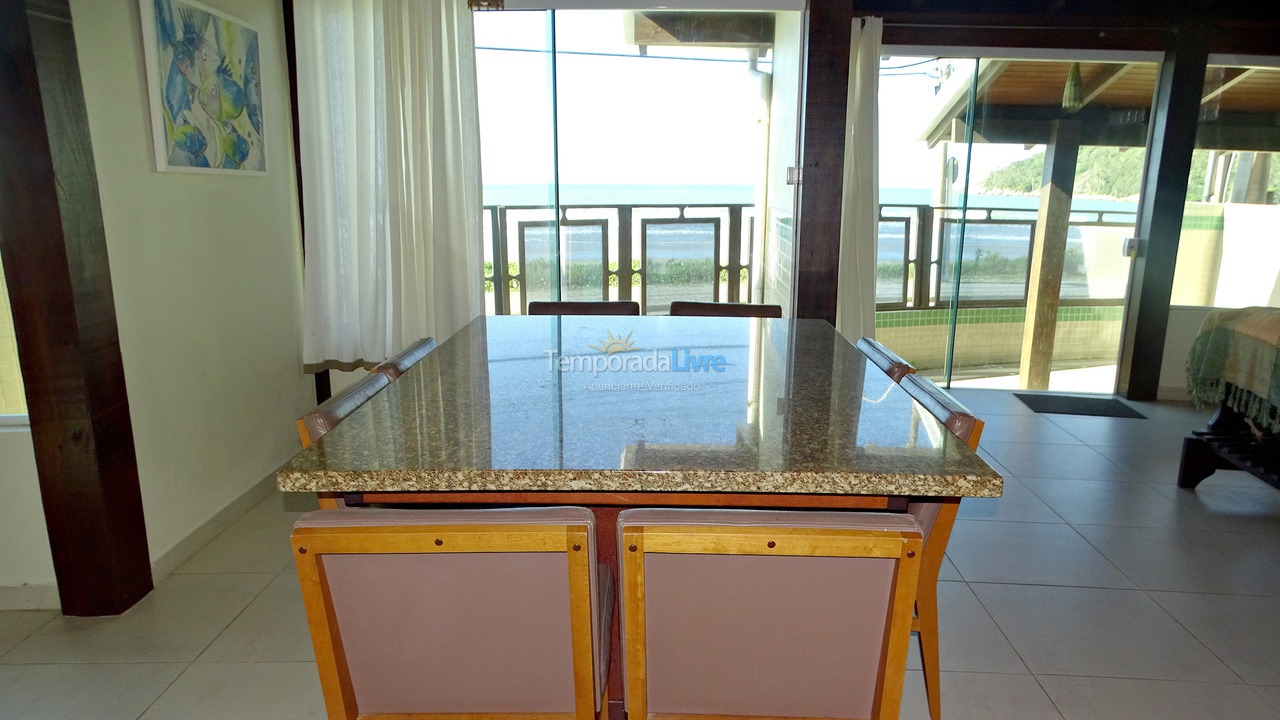 Casa para aluguel de temporada em Bombinhas (Canto Grande)