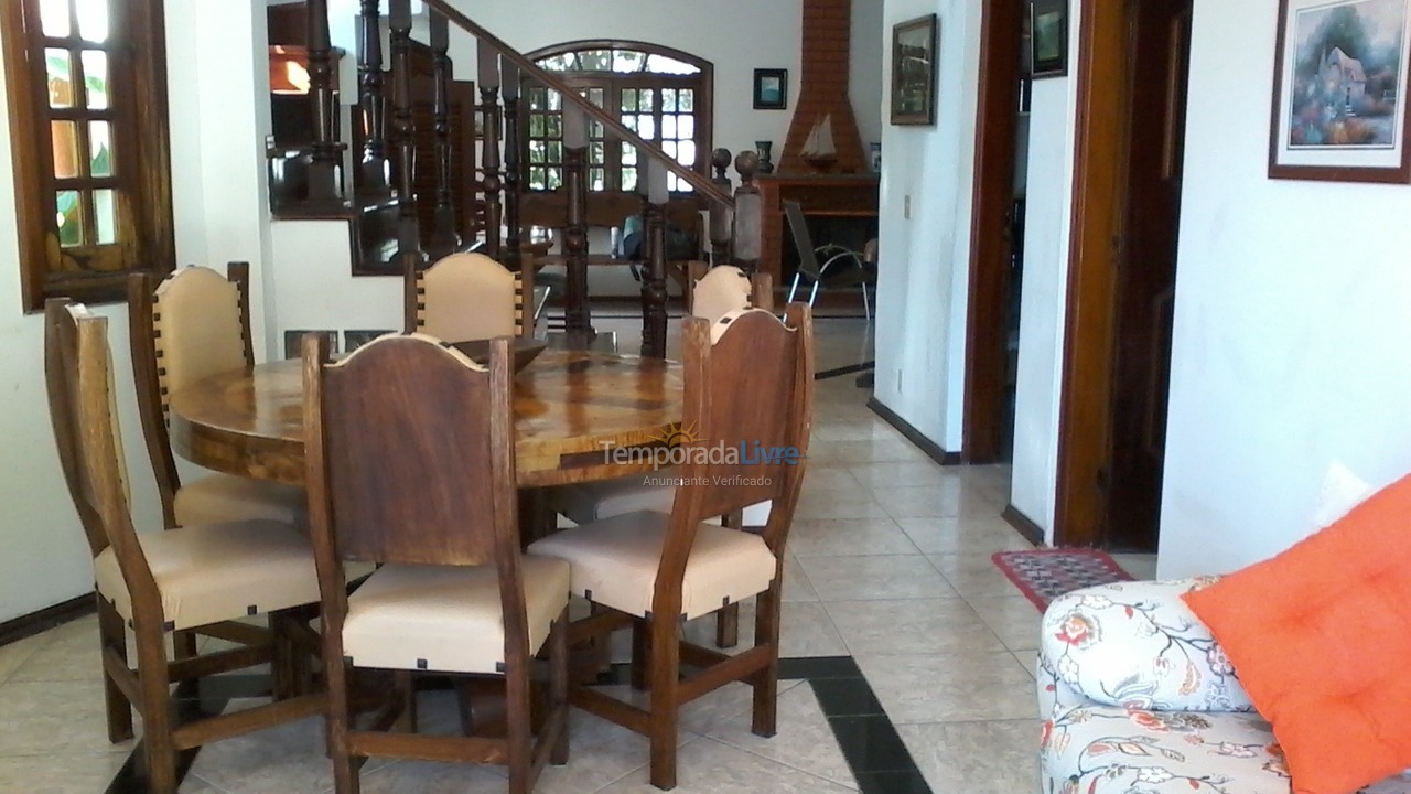 Casa para aluguel de temporada em Guarujá (Praia do Pernambuco)