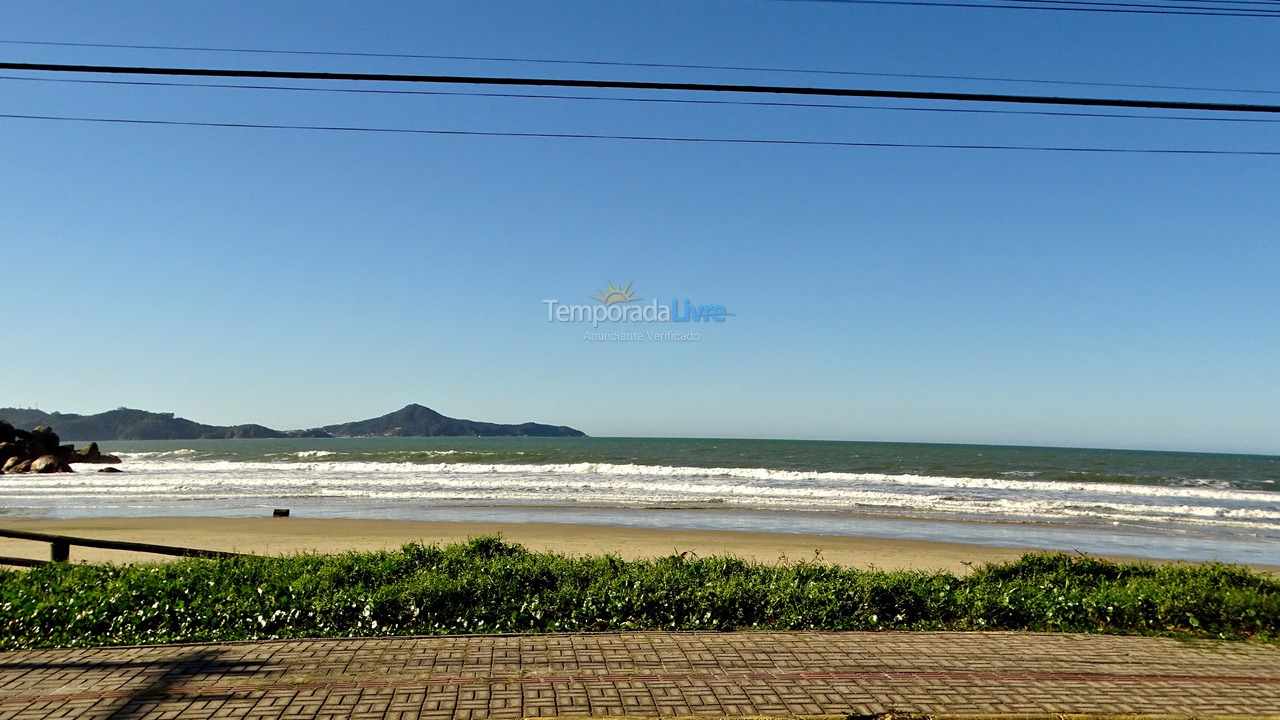 Casa para aluguel de temporada em Bombinhas (Canto Grande)