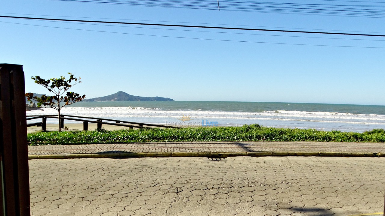 Casa para aluguel de temporada em Bombinhas (Canto Grande)