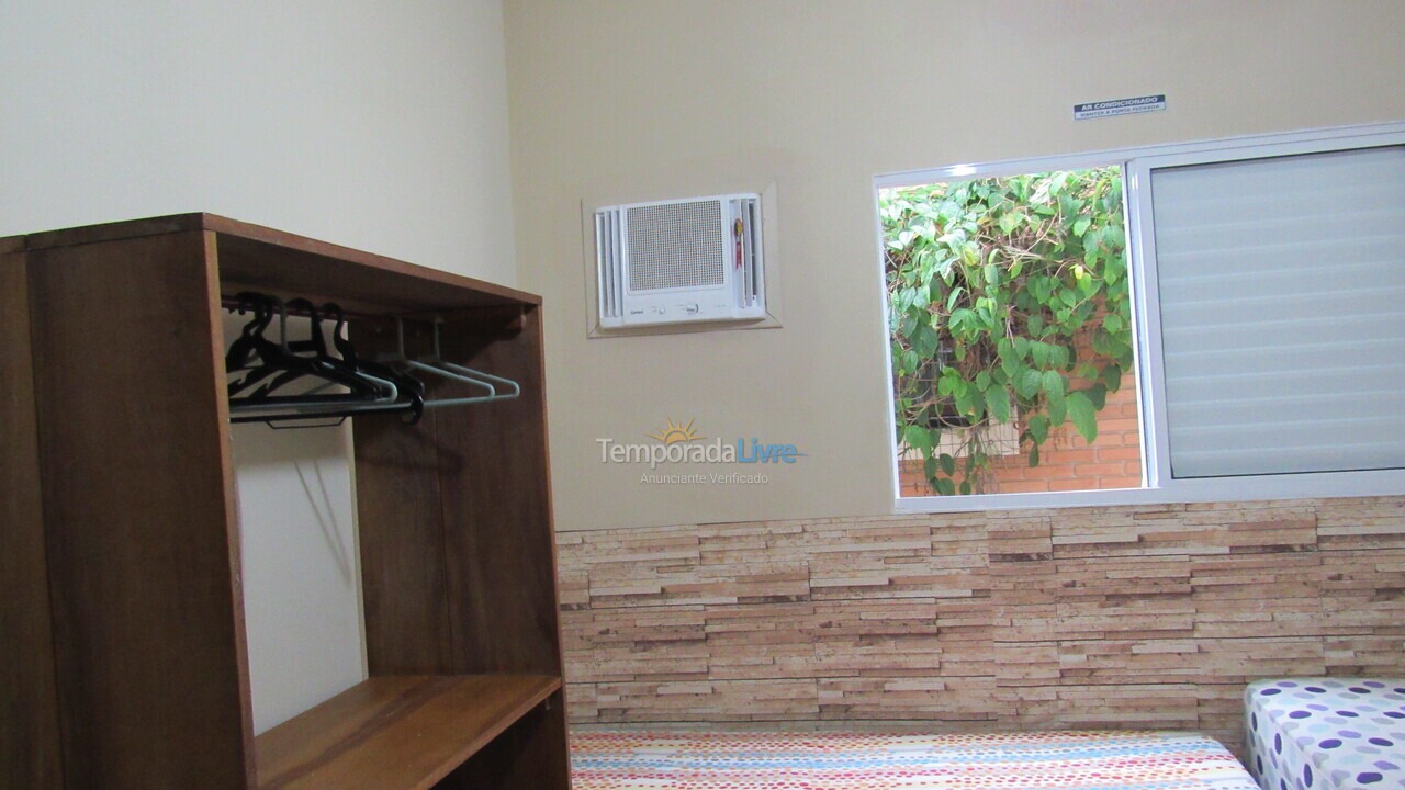 Apartment for vacation rental in Ubatuba (Praia das Toninhas)