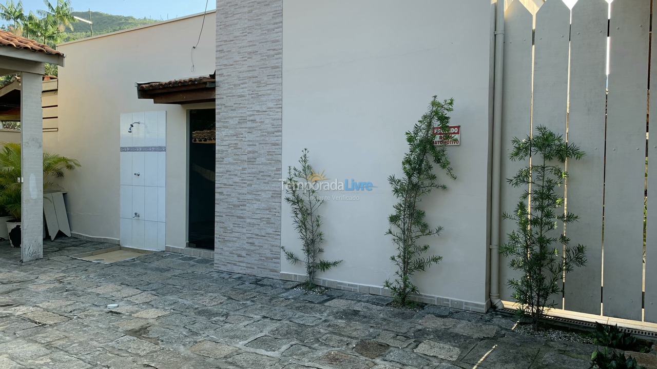 Apartment for vacation rental in Ubatuba (Praia das Toninhas)