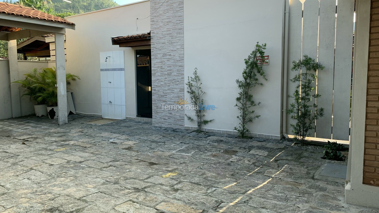 Apartment for vacation rental in Ubatuba (Praia das Toninhas)