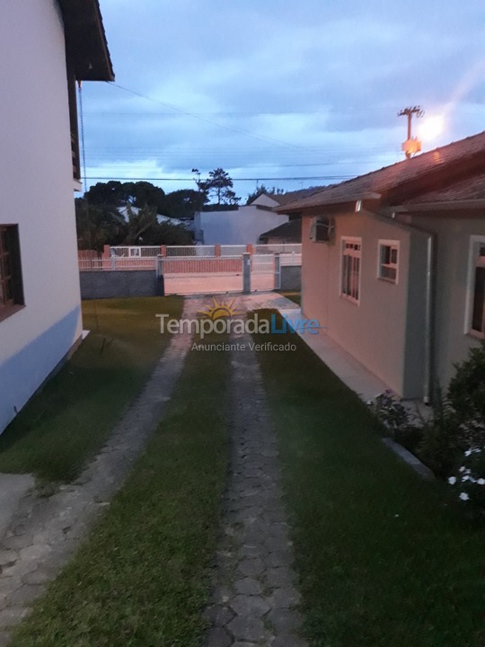 House for vacation rental in Palhoça (Guarda do Embaú)