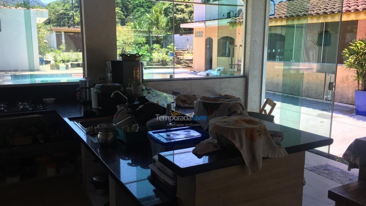 Casa para aluguel de temporada em São Sebastião (Boiçucanga)