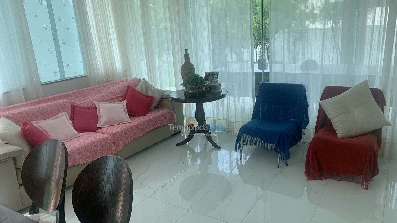 Casa para aluguel de temporada em Camaçari (Praia de Guarajuba)