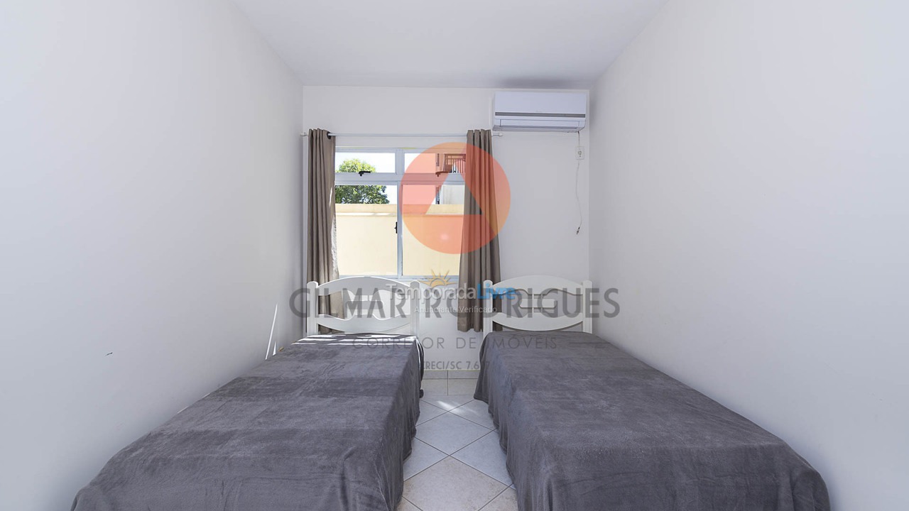 Apartamento para aluguel de temporada em Bombinhas (Canto Grande)