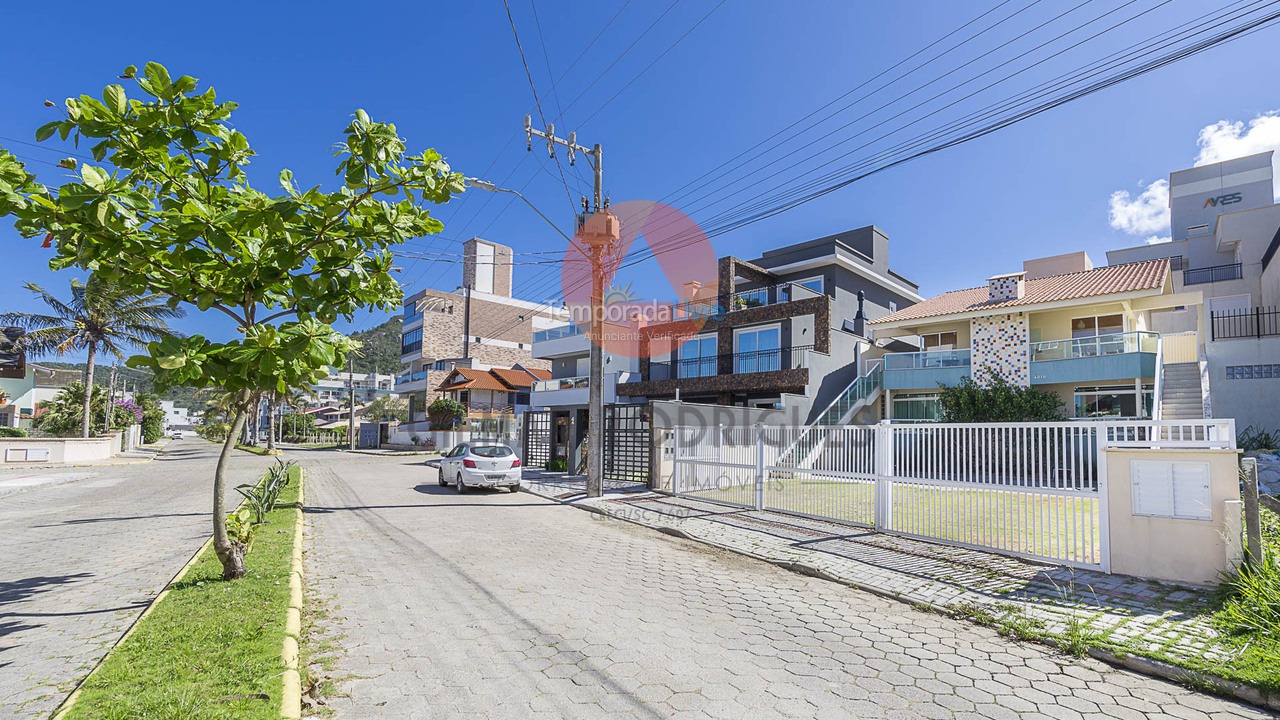 Apartamento para aluguel de temporada em Bombinhas (Canto Grande)