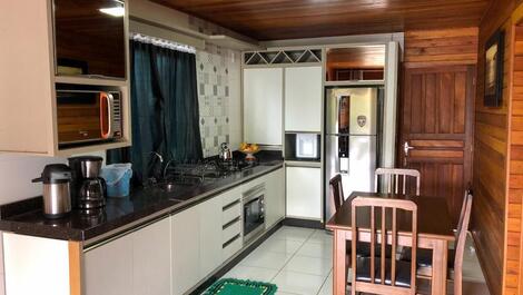 Casa para aluguel de temporada em Bombinhas (Canto Grande)