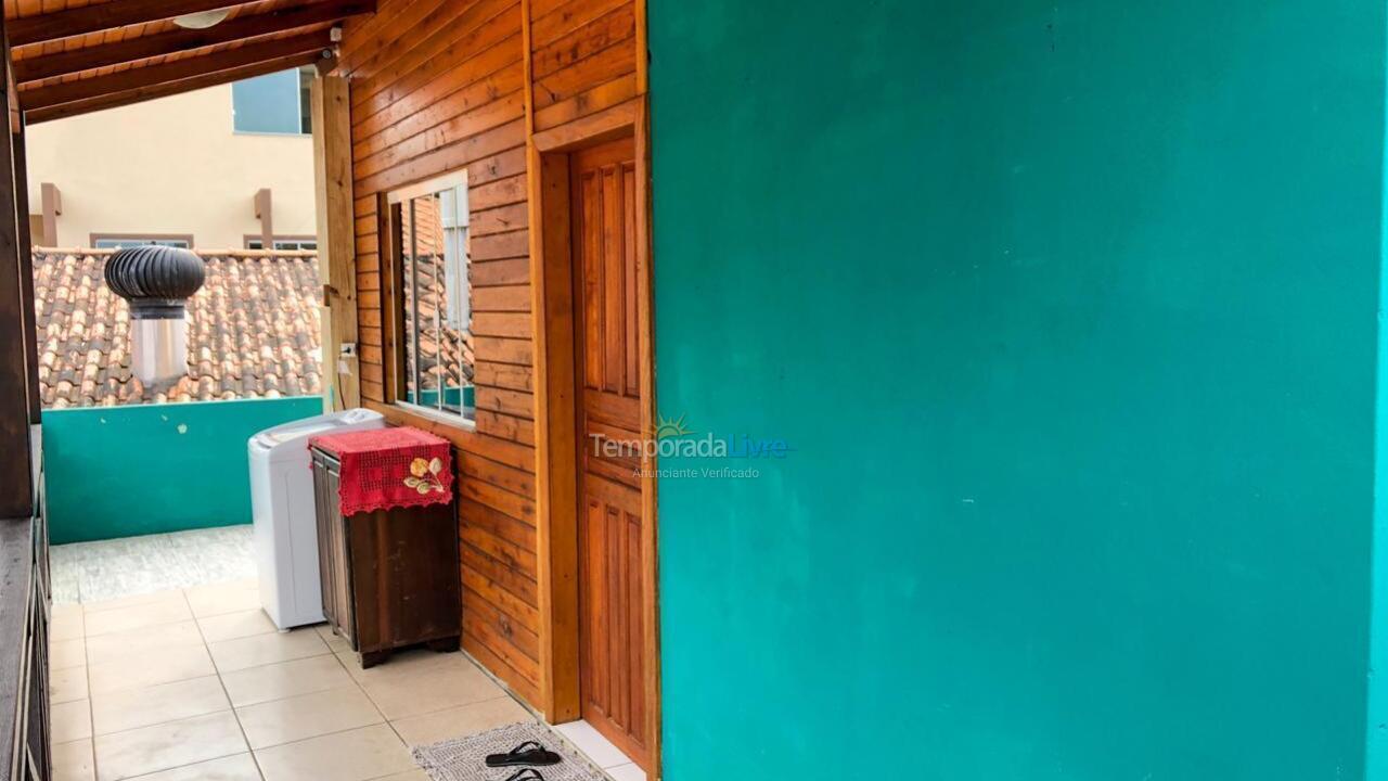 Casa para aluguel de temporada em Bombinhas (Canto Grande)