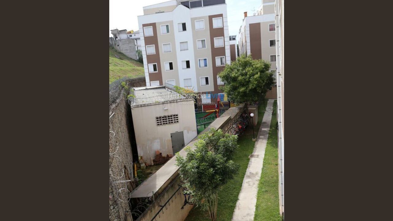 Casa para aluguel de temporada em Taboão da Serra (Parque Maraba)