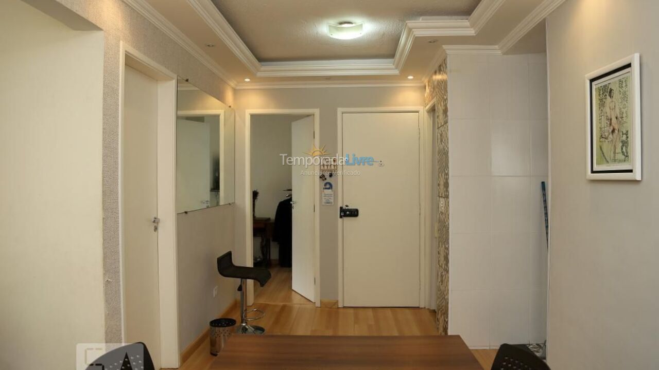 Casa para aluguel de temporada em Taboão da Serra (Parque Maraba)