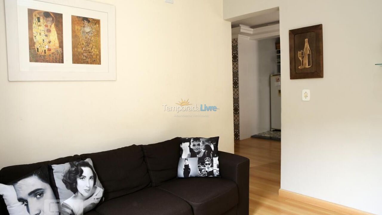 Casa para aluguel de temporada em Taboão da Serra (Parque Maraba)