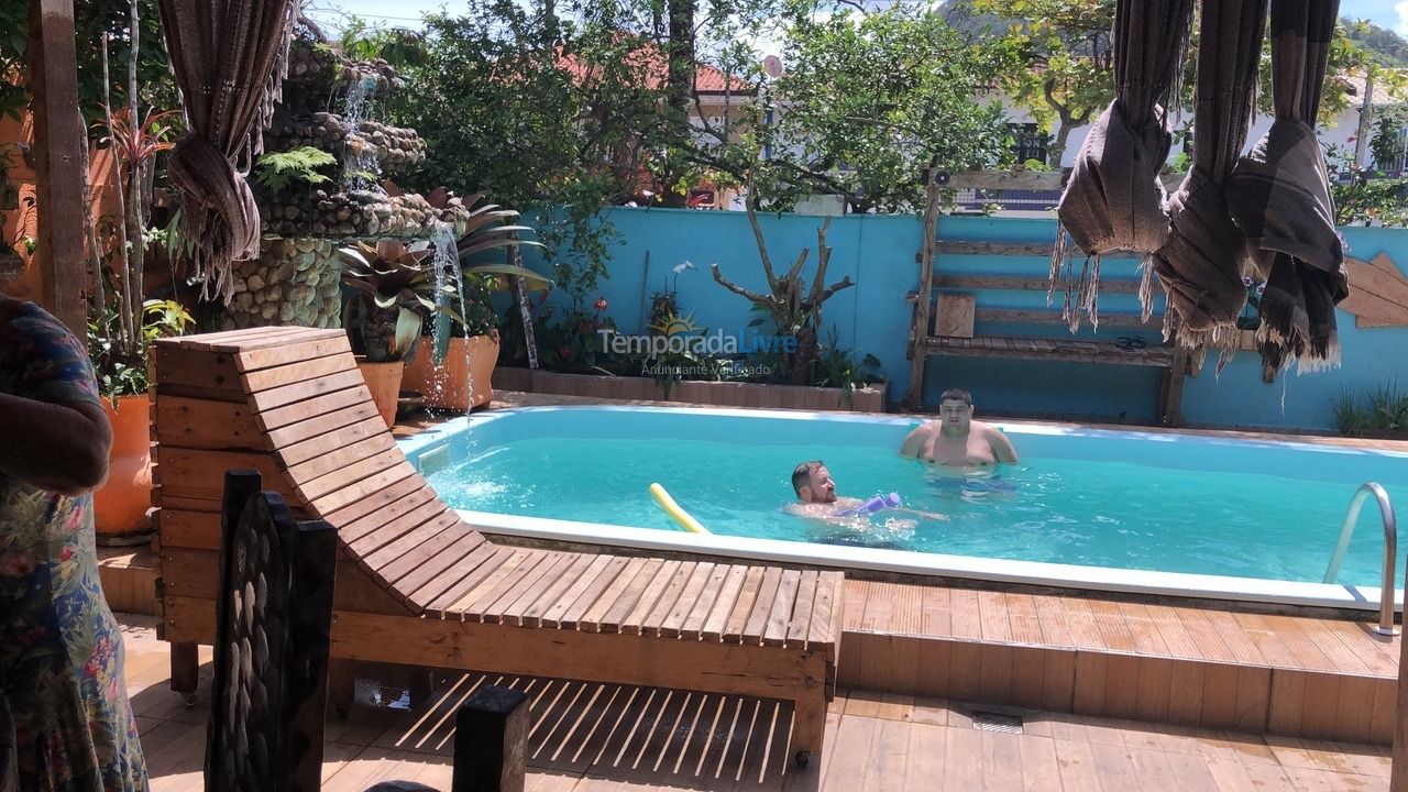 Casa para alquiler de vacaciones em Matinhos (Caiobá)