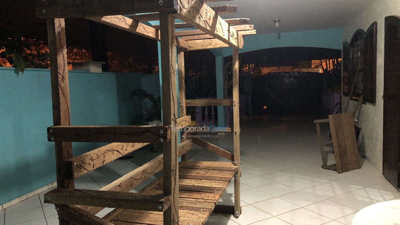 Casa para alquiler de vacaciones em Matinhos (Caiobá)