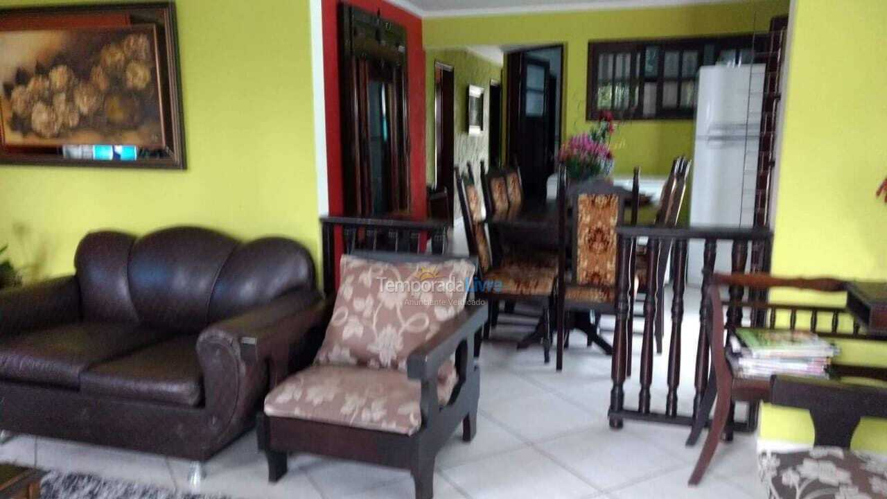 Casa para alquiler de vacaciones em Matinhos (Caiobá)
