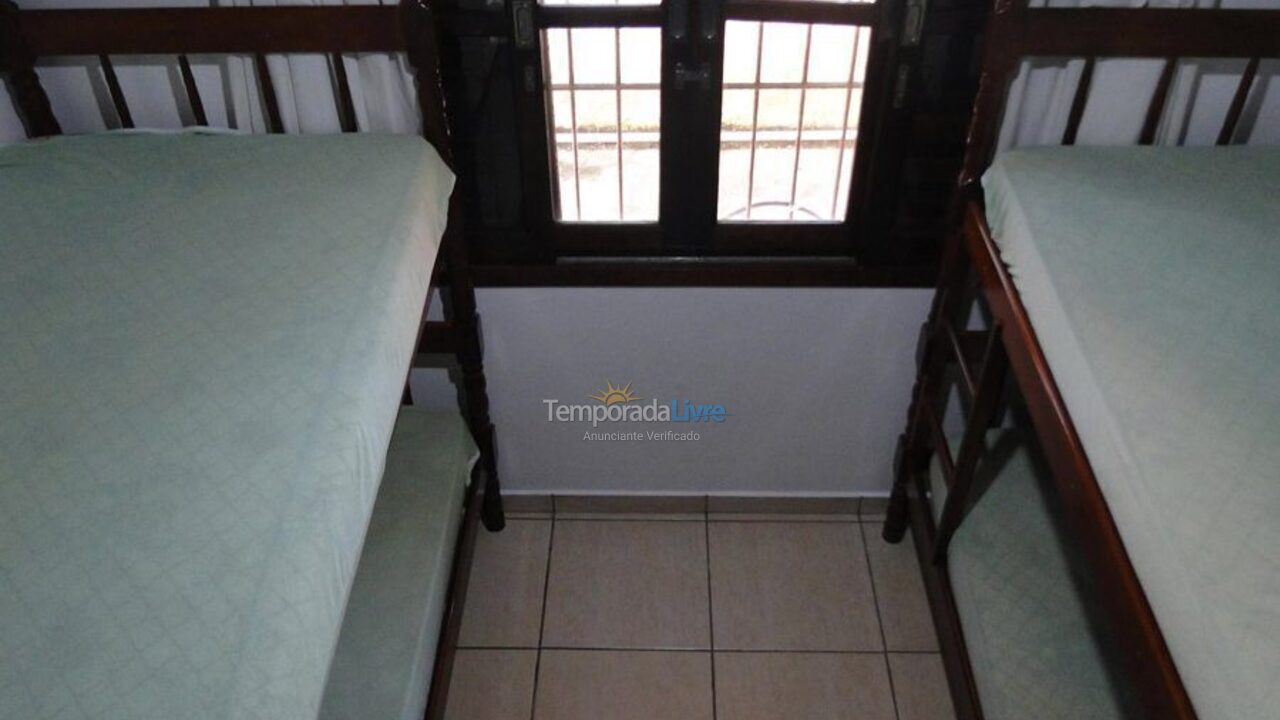 Casa para aluguel de temporada em Ubatuba (Praia Grande)