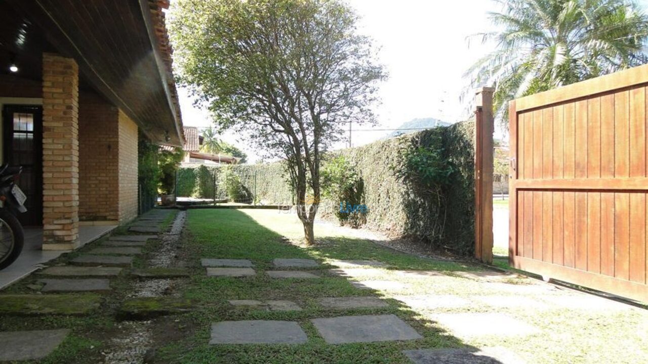 Casa para aluguel de temporada em Ubatuba (Praia Grande)