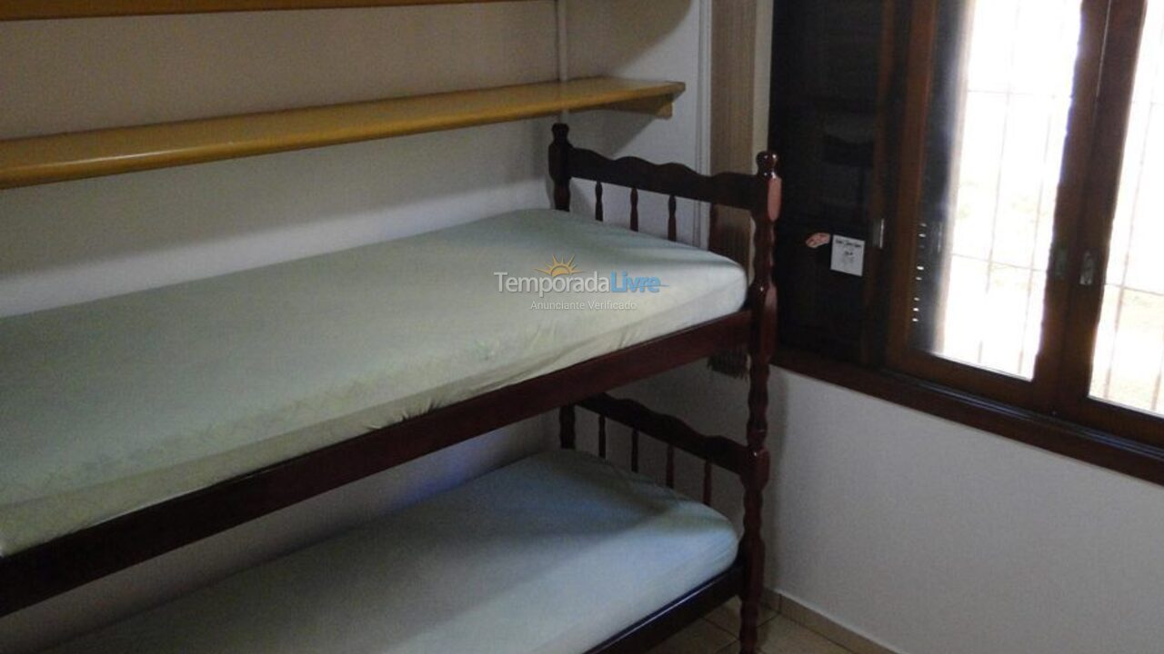 Casa para aluguel de temporada em Ubatuba (Praia Grande)