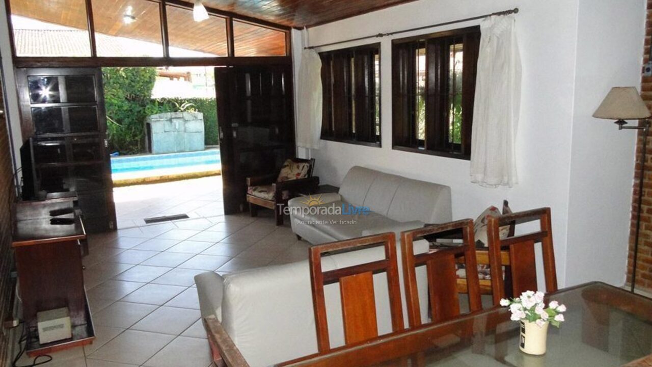 Casa para aluguel de temporada em Ubatuba (Praia Grande)
