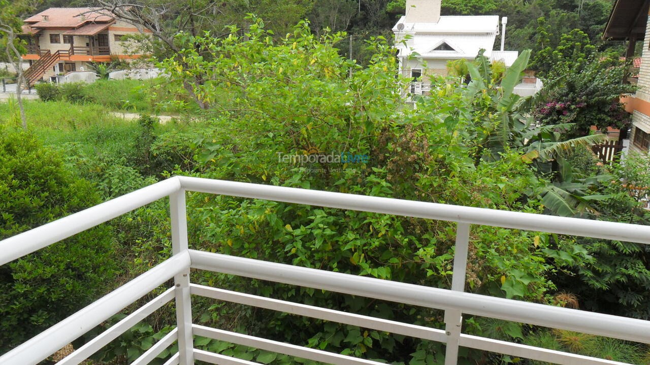 Apartamento para aluguel de temporada em Bombinhas (Praia de Zimbros)