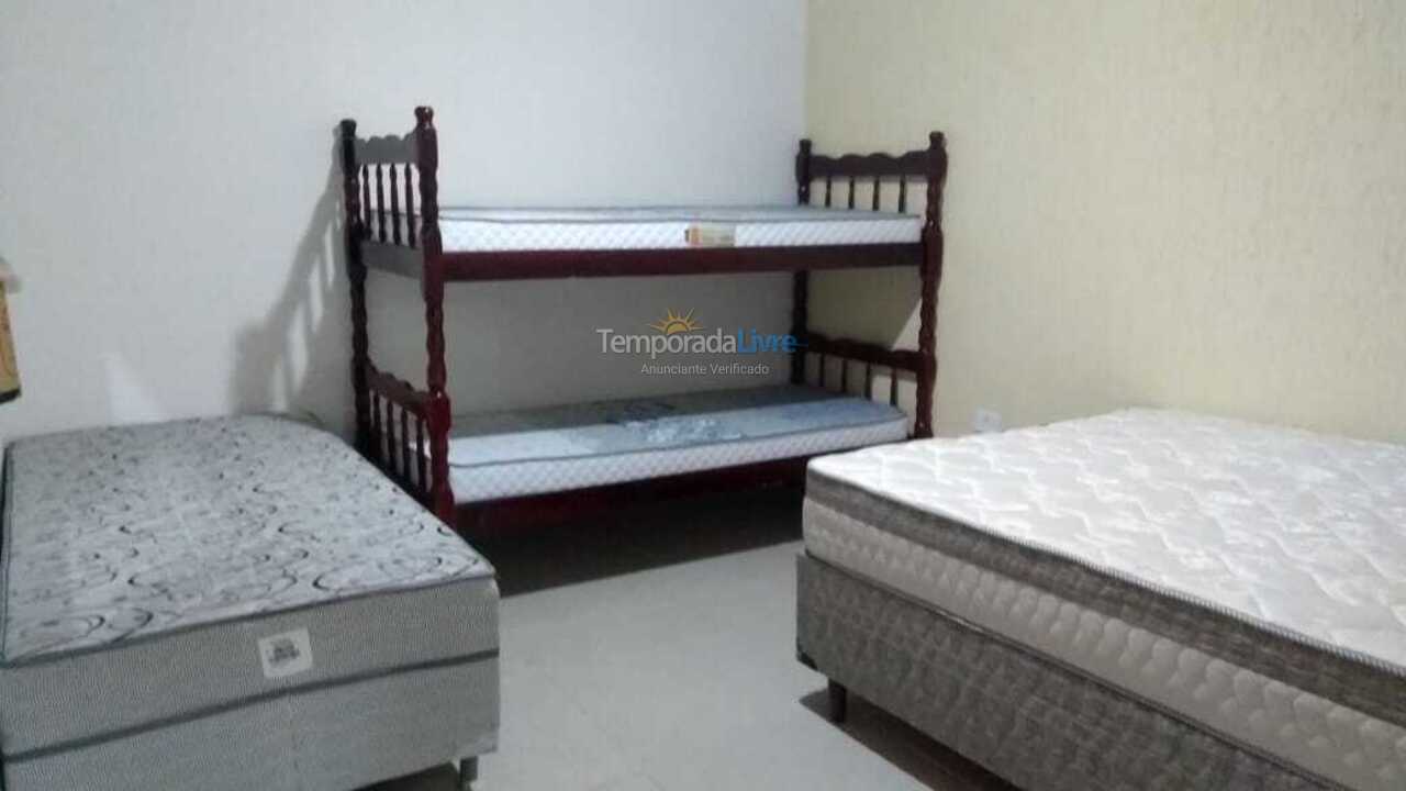 Casa para aluguel de temporada em Ubatuba (Praia Grande)