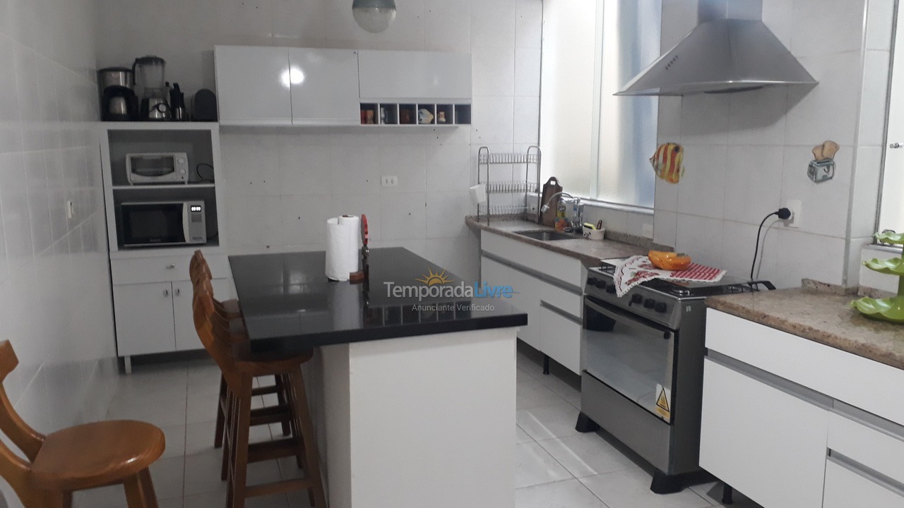 Casa para aluguel de temporada em Guarujá (Enseada)