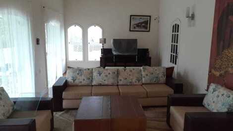 Excelente casa em Guarujá na praia da Enseada!!150 metros do mar