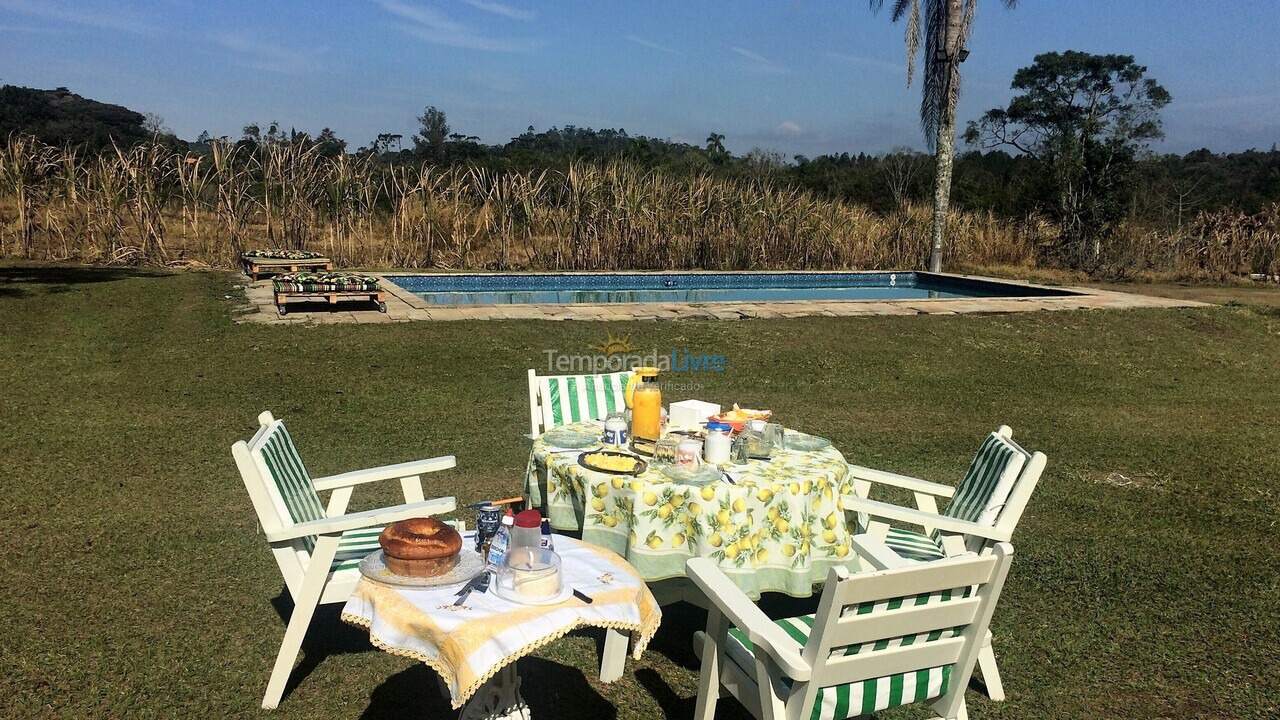 Granja para alquiler de vacaciones em Embu Guaçu (Vale Florido)