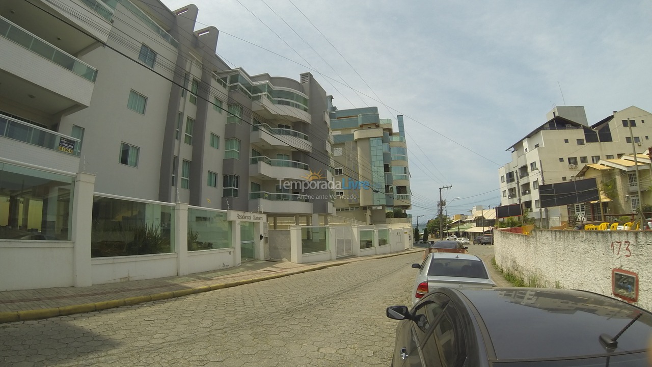 Apartamento para aluguel de temporada em Bombinhas (Praia de Bombas)