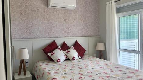 Suite com cama de casal