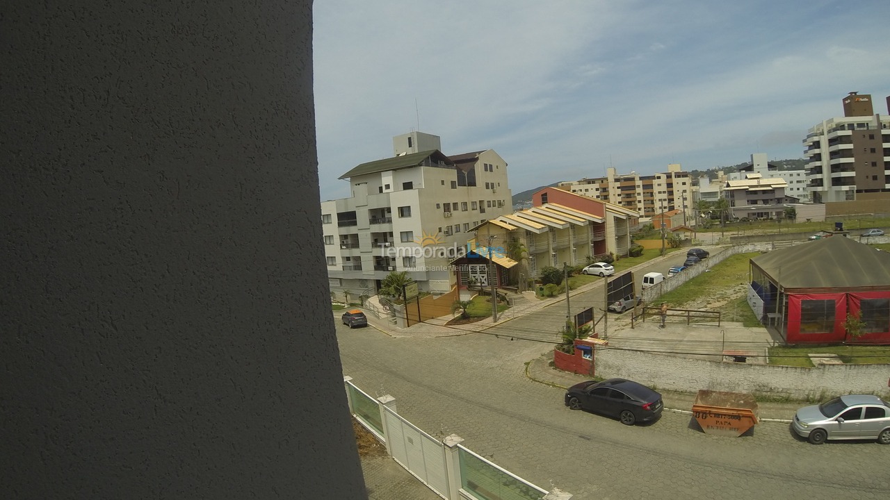 Apartamento para aluguel de temporada em Bombinhas (Praia de Bombas)