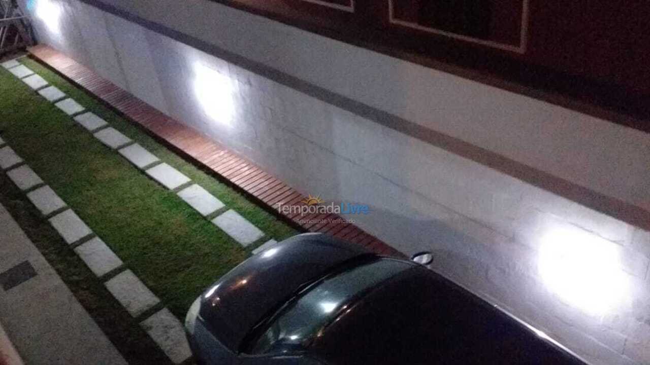 Casa para aluguel de temporada em Palhoça (Guarda do Embaú)